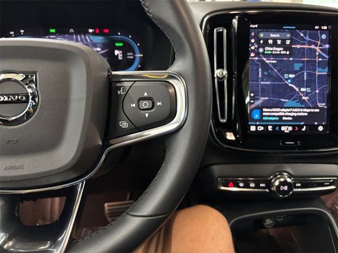 Certified 2022 Volvo XC40 P8 Recharge Plus image 27