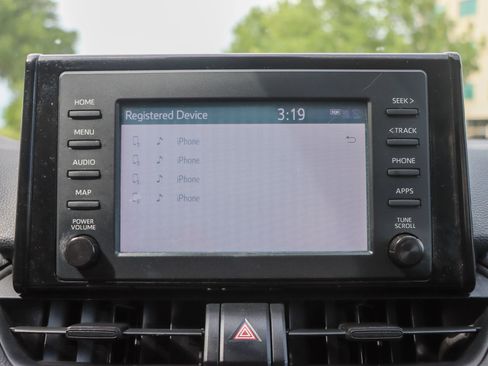 Used 2019 Toyota RAV4 LE FWD image 32