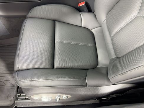 Certified 2026 Porsche Macan AWD/4WD image 14