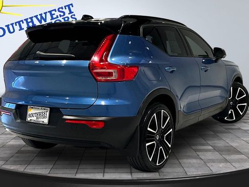 Used 2021 Volvo XC40 T5 R-Design w/ Advanced Package AWD/4WD image 7