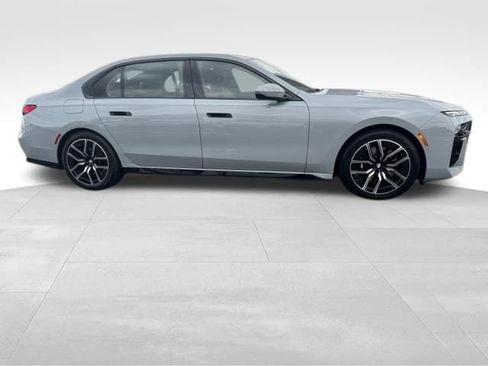 Used 2026 BMW 740i xDrive AWD/4WD image 2