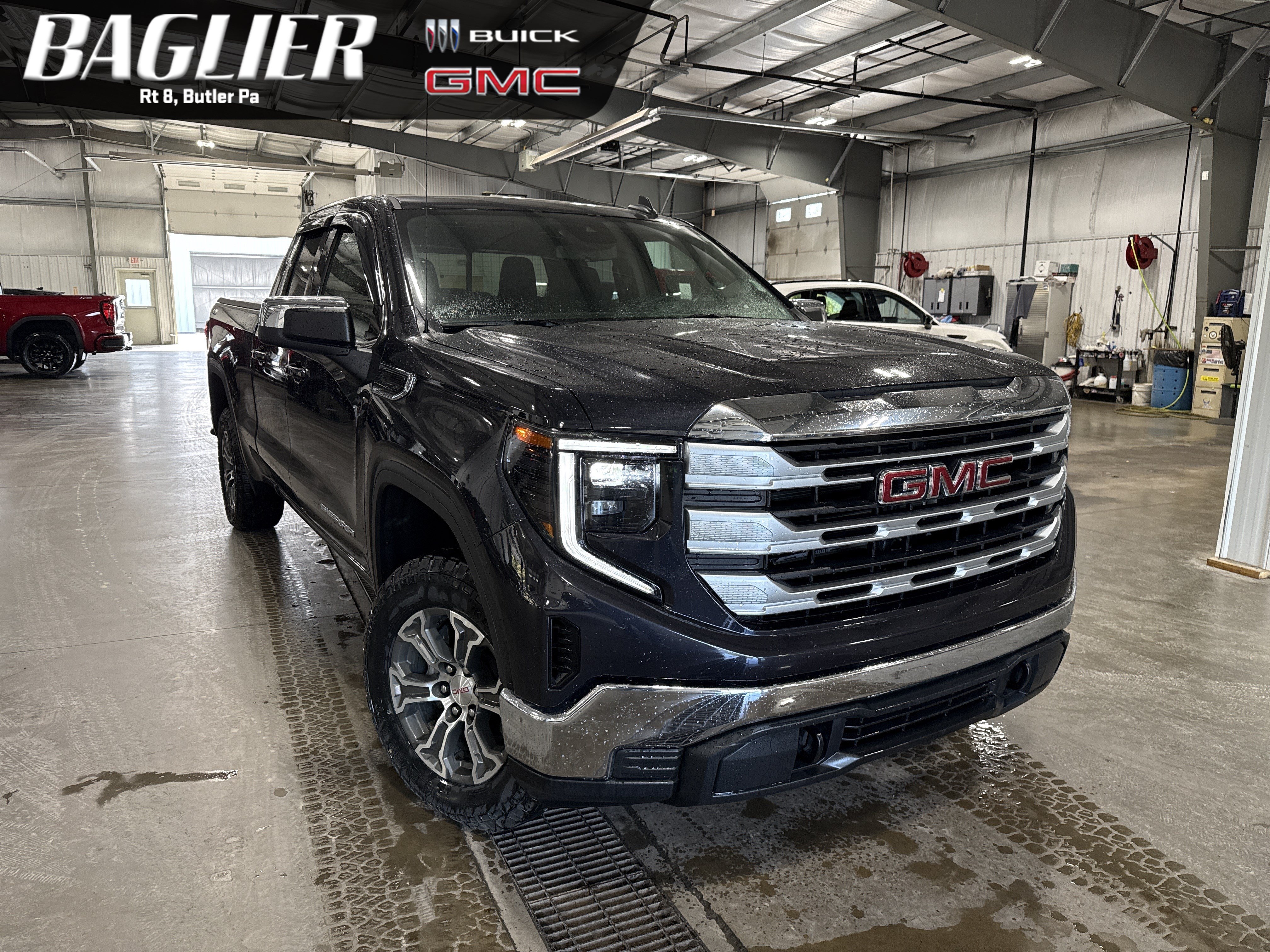 Used 2024 GMC Sierra 1500 SLE w/ Preferred Package AWD/4WD image 1