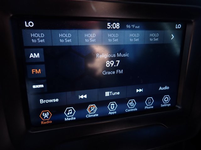 Used 2019 Jeep Renegade Latitude w/ Safety & Security Group II AWD/4WD image 22