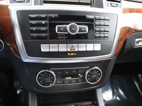 Used 2015 Mercedes-Benz GL 320 BlueTEC 4MATIC image 28