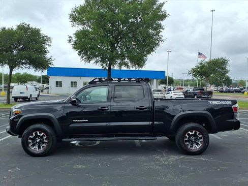 Used 2020 Toyota Tacoma TRD Off-Road w/ Technology Package AWD/4WD image 11