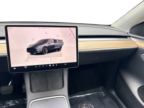 Used 2024 Tesla Model Y Long Range AWD/4WD image 54