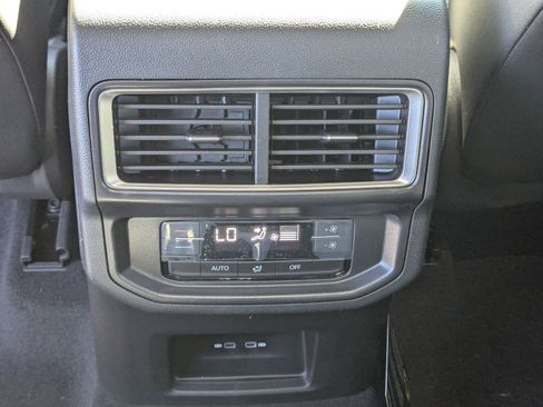 New 2026 Volkswagen Atlas SE image 30