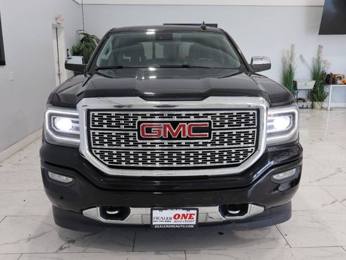 Used 2018 GMC Sierra 1500 Denali w/ Denali Ultimate Package AWD/4WD image 8