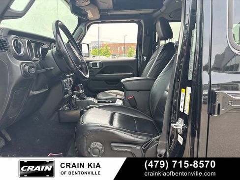 Used 2018 Jeep Wrangler Unlimited Sahara AWD/4WD image 7