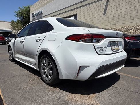 Used 2021 Toyota Corolla LE w/ Carpet Mat Package (TMS) FWD image 6