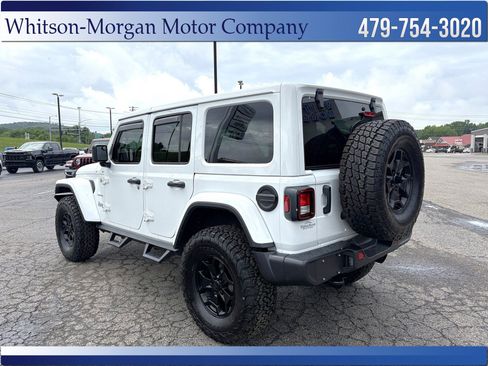Used 2022 Jeep Wrangler Unlimited Sahara w/ Cold Weather Group AWD/4WD image 7
