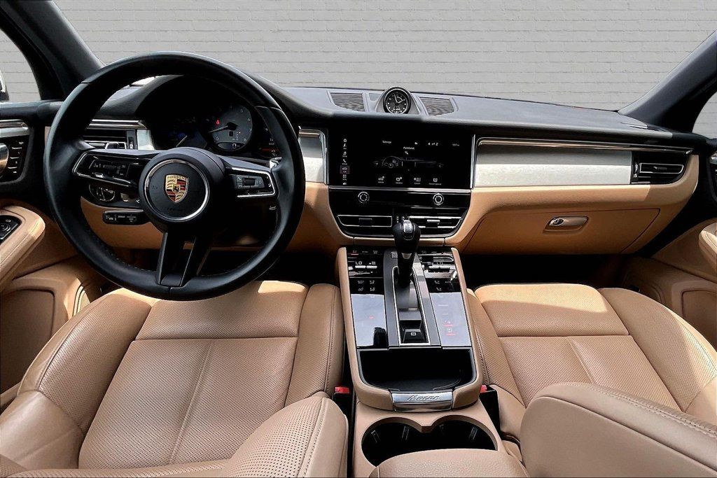 Used 2022 Porsche Macan S AWD/4WD image 7