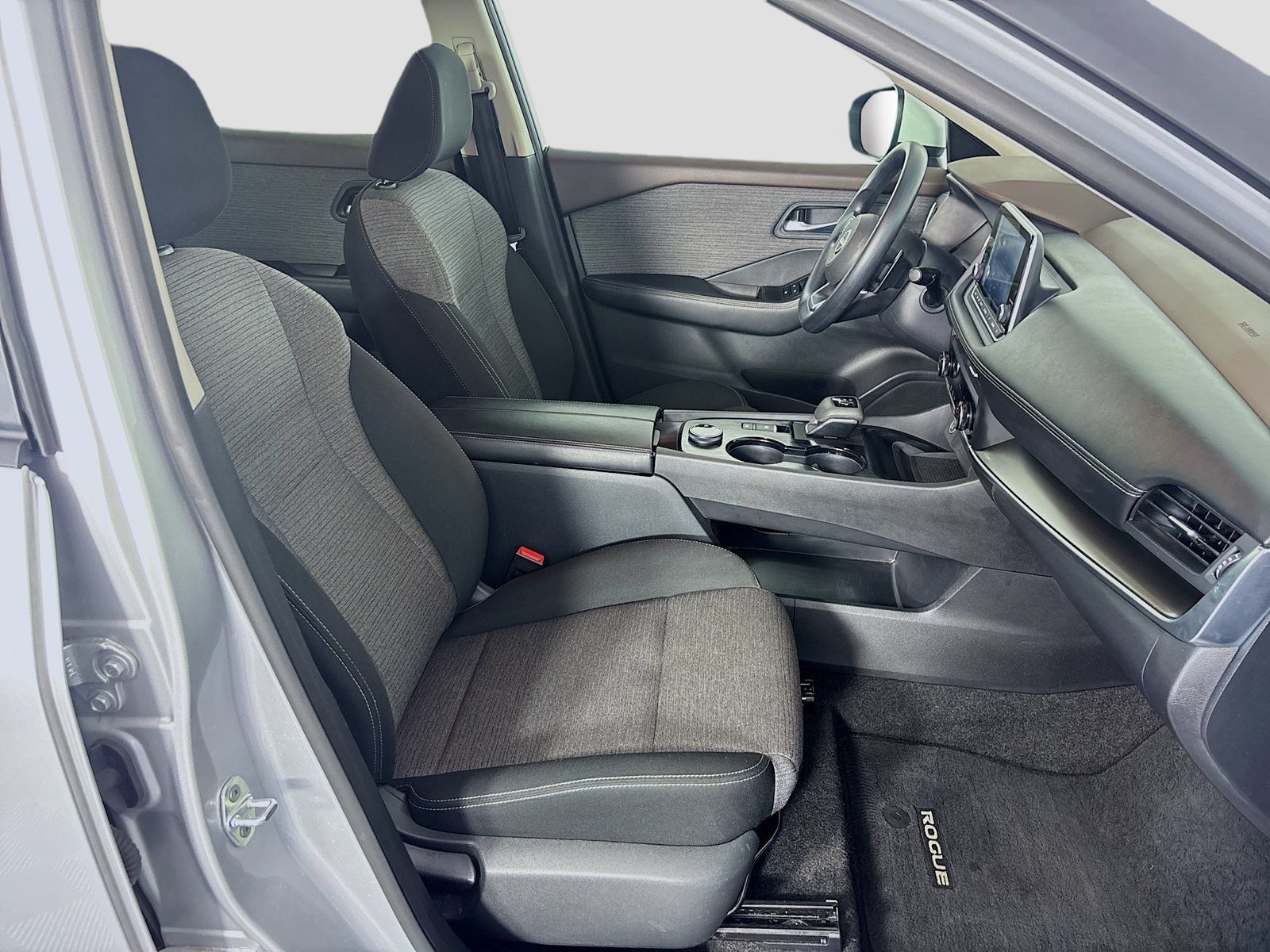 Used 2023 Nissan Rogue SV AWD/4WD image 26