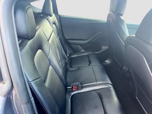 Used 2023 Tesla Model Y Long Range AWD/4WD image 27