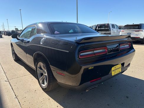 Used 2016 Dodge Challenger SXT w/ Cold Weather Group RWD image 5