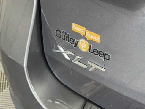 Used 2022 Ford Explorer XLT w/ Class IV Trailer Tow Package image 17