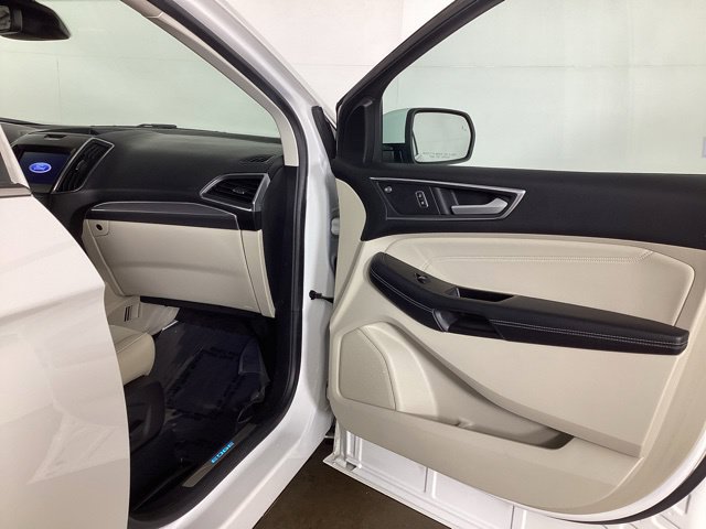 Used 2020 Ford Edge Titanium AWD/4WD image 22