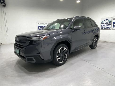 Used 2025 Subaru Forester Limited AWD/4WD image 4