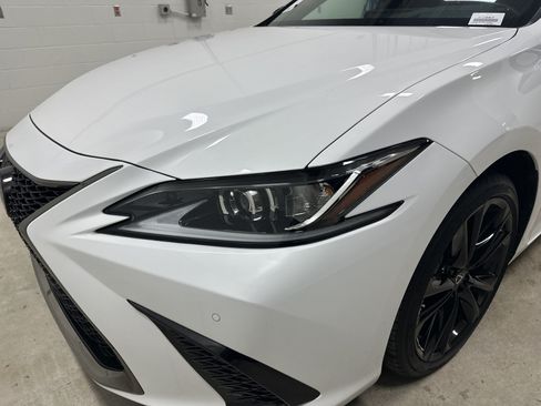 Used 2022 Lexus ES 350 F Sport w/ Accessory Package FWD image 6
