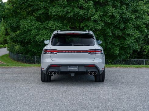 Certified 2026 Porsche Macan AWD/4WD image 6