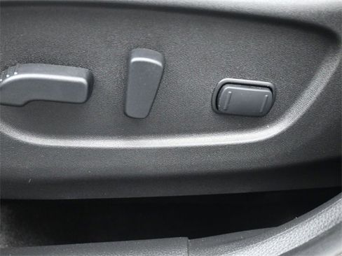 Used 2020 Nissan Rogue SV image 31