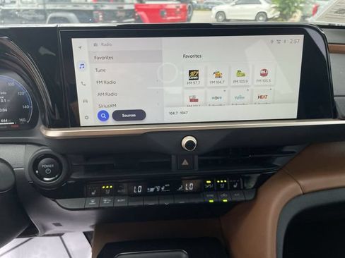 Used 2025 Toyota Crown Signia AWD/4WD image 21