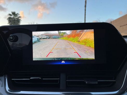 Used 2025 Chevrolet Trax LT image 24