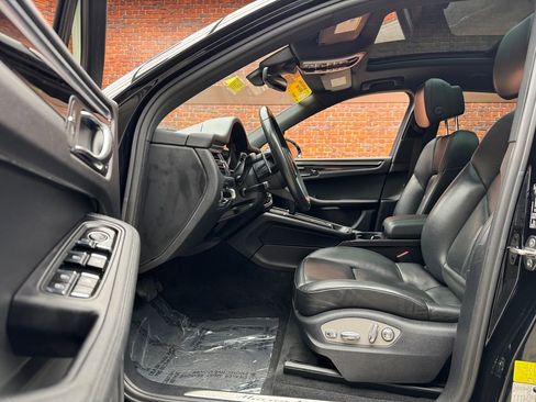 Used 2022 Porsche Macan S AWD/4WD image 23