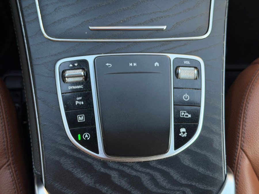Used 2020 Mercedes-Benz GLC 300 4MATIC Coupe image 75