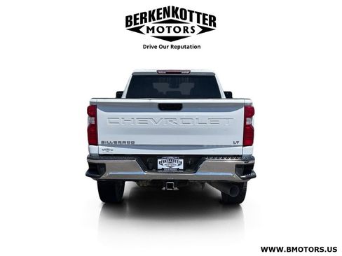 Used 2023 Chevrolet Silverado 2500 LT w/ Convenience Package AWD/4WD image 4