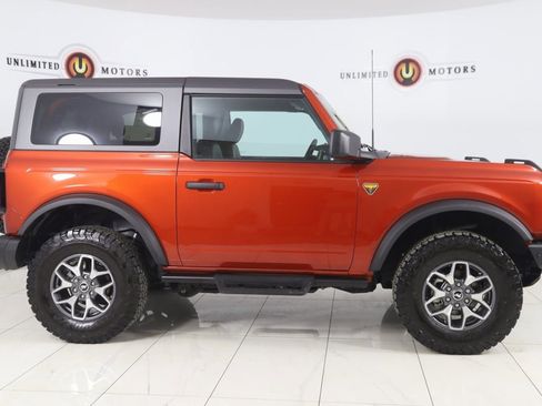 Used 2024 Ford Bronco Badlands image 2