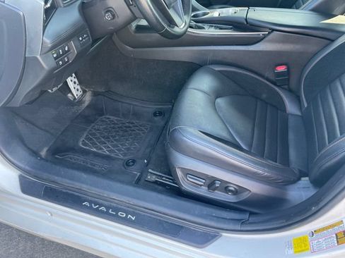 Certified 2022 Toyota Avalon Touring w/ Advanced Safety Package FWD image 9