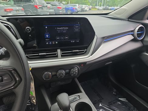Used 2024 Chevrolet Trax LS FWD image 20