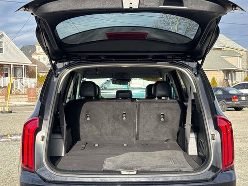 Used 2023 Kia Telluride LX image 16