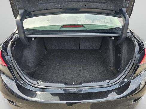 Used 2018 MAZDA MAZDA3 Touring FWD image 16