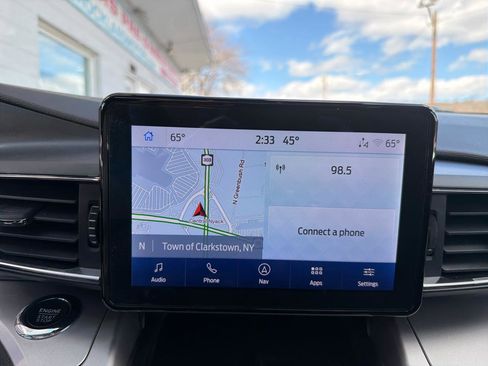 Used 2022 Ford Explorer XLT w/ Equipment Group 202A image 27