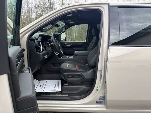 New 2026 GMC Sierra 2500 AT4 w/ AT4 Premium Plus Package AWD/4WD image 9