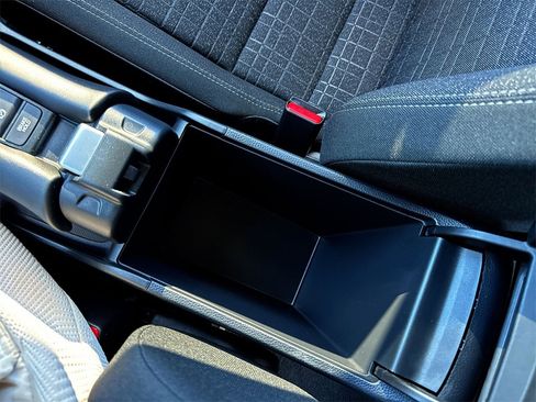 Used 2025 Honda HR-V LX image 20