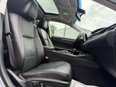Used 2013 Lexus ES 350 w/ Luxury Pkg FWD image 15