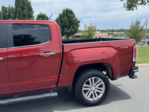 Used 2016 GMC Canyon SLT w/ Driver Alert Package AWD/4WD image 10