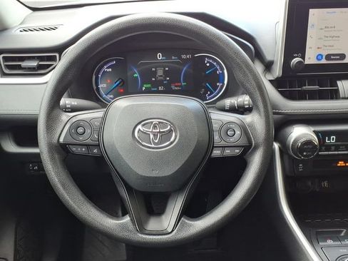 Used 2024 Toyota RAV4 XLE AWD/4WD image 18
