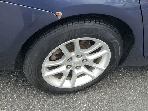 Used 2015 Chevrolet Malibu LT w/ Power Convenience Package image 5