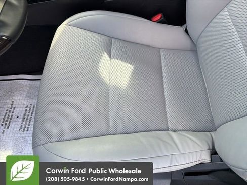 Used 2016 Lexus ES 350 w/ Navigation System Package image 25