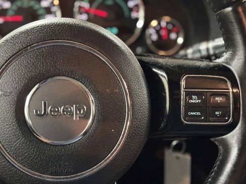 Used 2015 Jeep Wrangler Unlimited Sahara AWD/4WD image 26