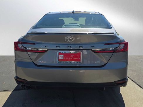 Certified 2025 Toyota Camry SE FWD image 4