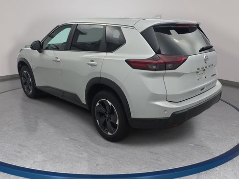 Certified 2024 Nissan Rogue SV AWD/4WD image 7