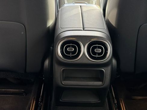 Used 2025 Mercedes-Benz GLC 300 GLC 300 image 41