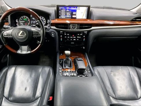 Used 2020 Lexus LX 570 4WD w/ Luxury Package image 15