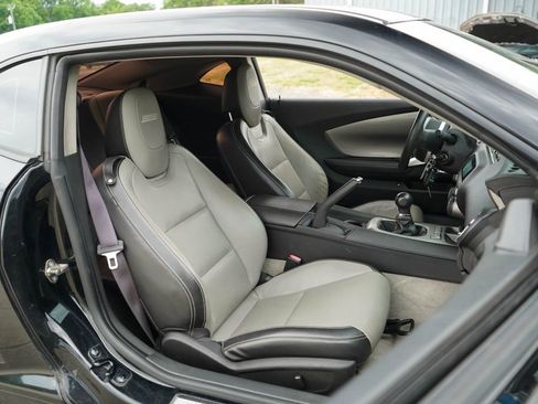 Used 2010 Chevrolet Camaro SS RWD image 13