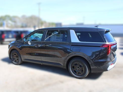 New 2026 Kia Carnival FWD image 16